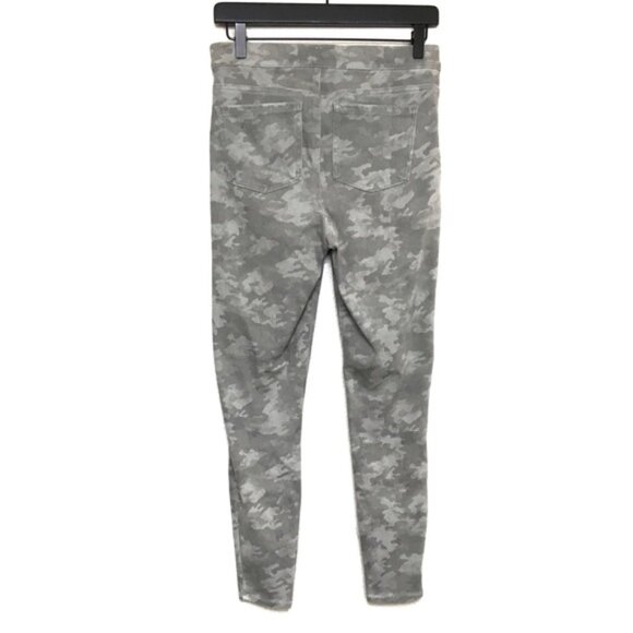 Spanx Stone Wash Camo Ankle Jean-ish Leggings - Picture 5 of 9